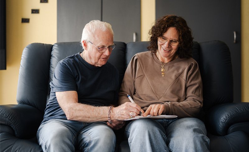 Klant en mantelzorger vullen samen het bestelformulier in