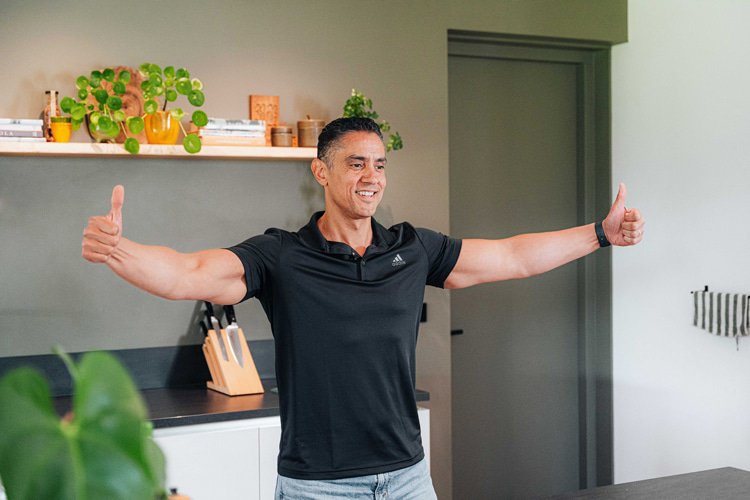 Duco Bauwens doet een armoefening in de keuken